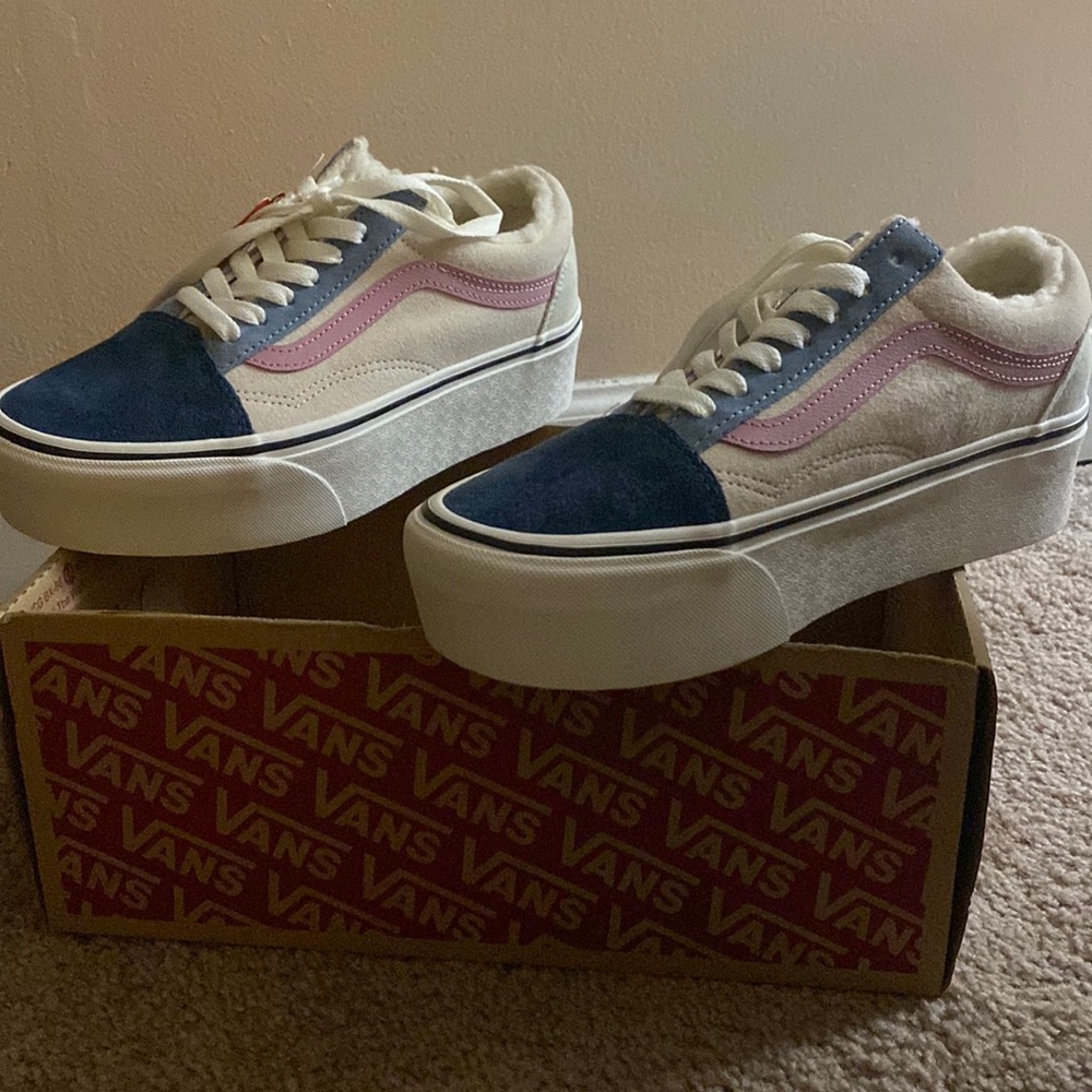 Never worn with tags & box Old Skool Vans size 7.5 women (6 men). Platform